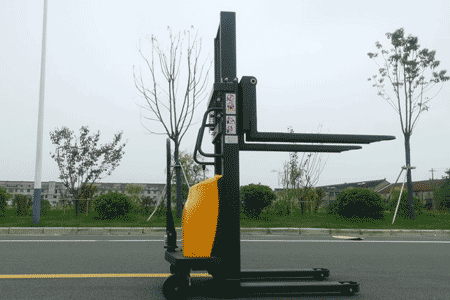 半电动堆高车