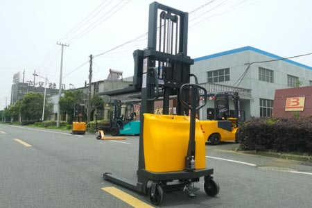 一键升2米 半电动堆高车门店仓储堆货利器