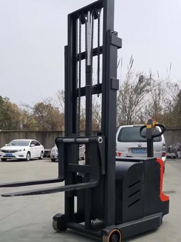 步行式平衡重堆高车