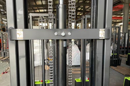 全电动步行堆高车门架