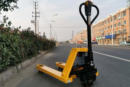 担心作业出意外？步行操作搬运车5大设计更安心
