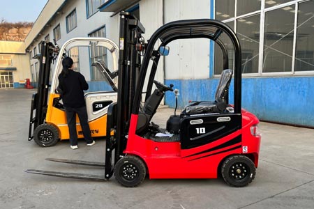 泰兴新牛盾小型电动叉车厂家 2026窄通道神器