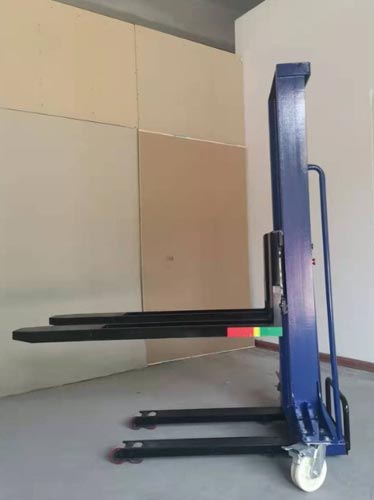 电动自体登高车