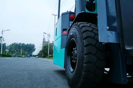 三支点叉车橡胶轮