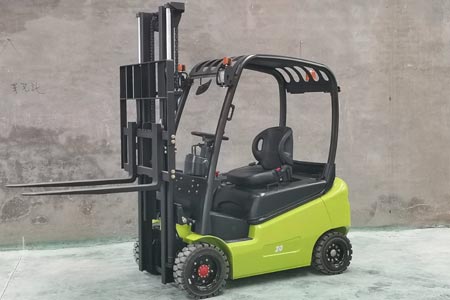 电动叉车