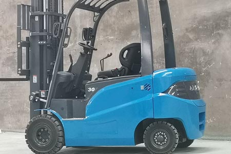 内燃叉车如何正确加油？2026年7月加油注意事项全解
