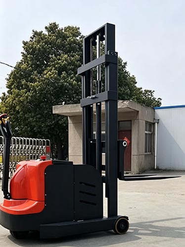 平衡重堆高车保养