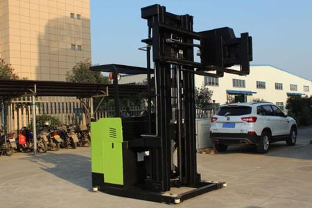 三向堆垛拣选车