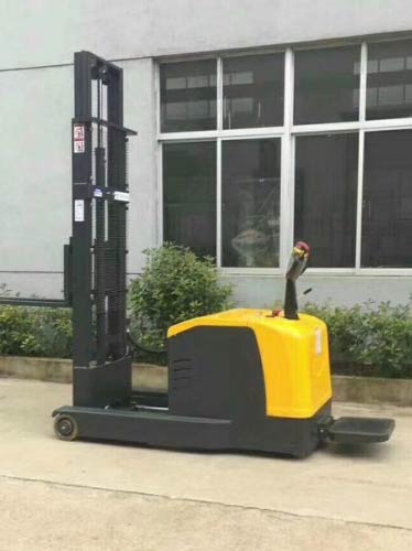 窄通道前移式叉车