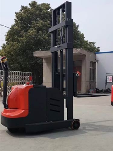 步行式平衡重堆高车