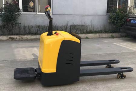 电动托盘搬运车