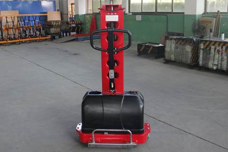 电动随车叉车多少钱一台？1吨载重3000-6000元
