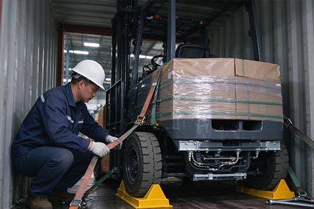 海外批量采购叉车 整柜打包供货有哪些优势？