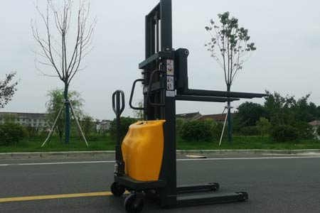 中小仓库堆高车